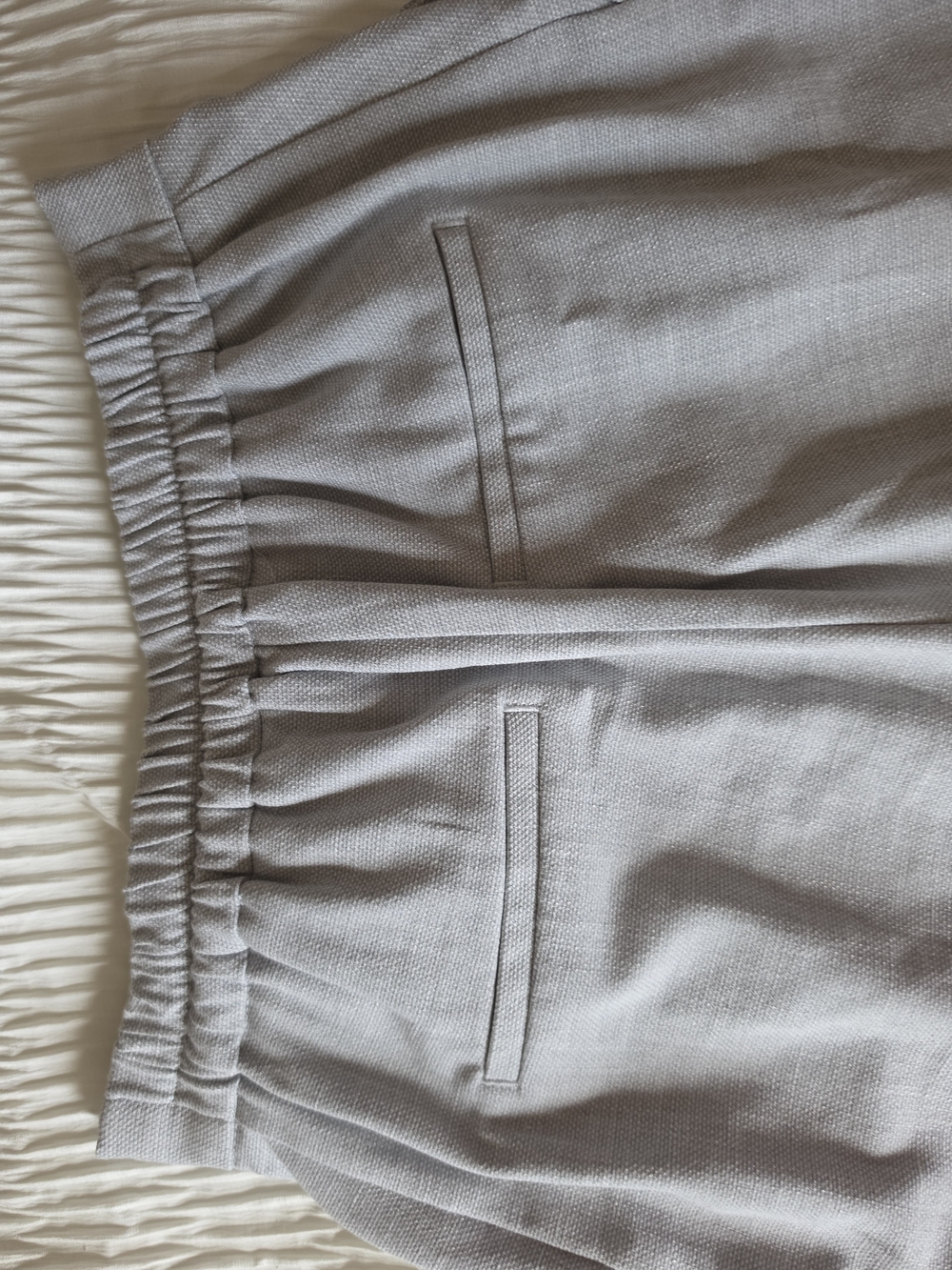 Rachel Zoe High-Waist Pleated Women's Shorts in Light Gray with Accent Belt - Picture 5 of 6